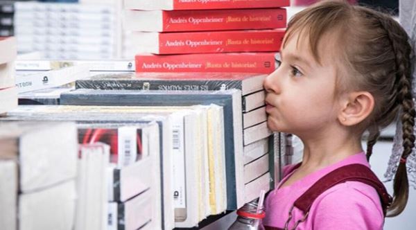 un-personaje-de-200-anos-busca-novia-en-la-fiesta-del-libro