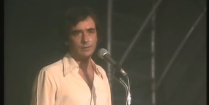 oan-manuel-serrat-esos-locos-bajitos-musica-romantica