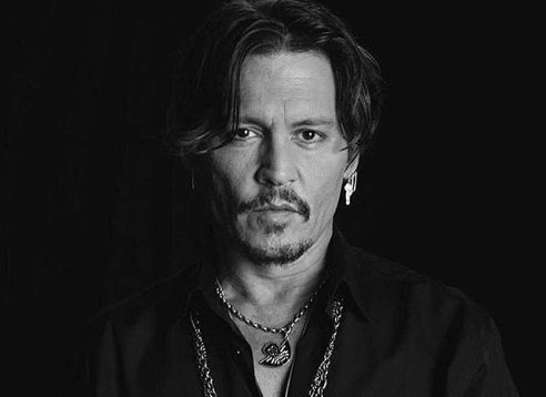 johnny-depp-reaparece-con-nuevo-look-sus-55-anos