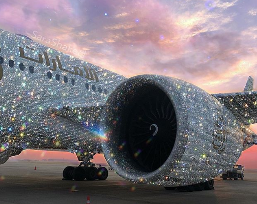 conoce-el-extravagante-avion-cubierto-de-diamantes