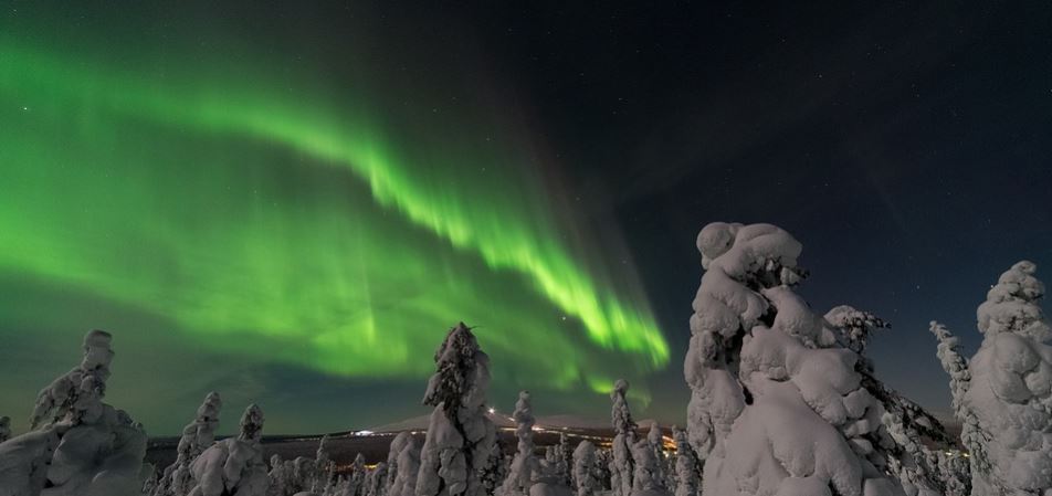 increible-el-efecto-del-gas-en-una-aurora-boreal