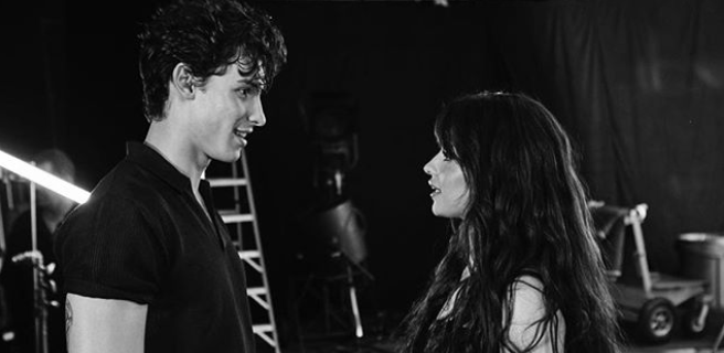 hermoso-asi-fue-el-romantico-beso-de-shawn-mendes-y-camila-cabello