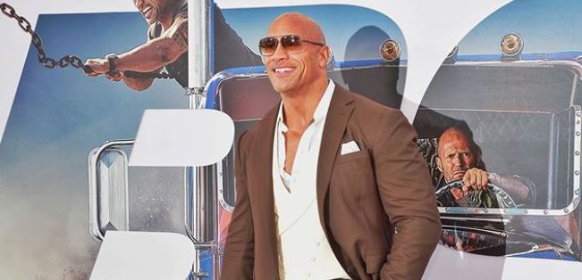 asi-se-veia-el-actor-dwayne-johnson-la-roca-a-sus-15-anos