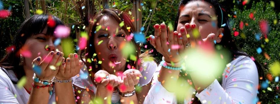 cuidado-lo-que-no-debes-hacer-en-la-fiesta-de-navidad-de-tu-trabajo