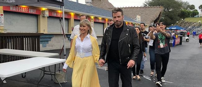 john-travolta-y-olivia-newton-jhon-se-reencuentra-en-el-meet-n-grease