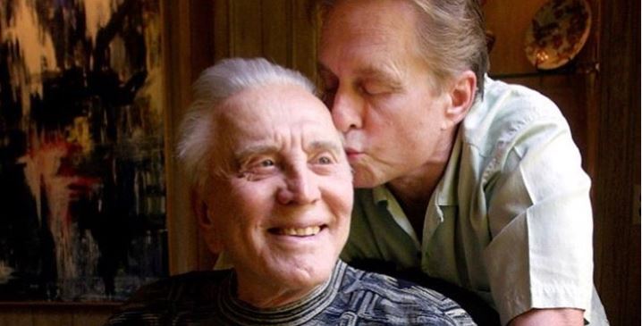 Kirk Douglas destinó su gran fortuna a la caridad