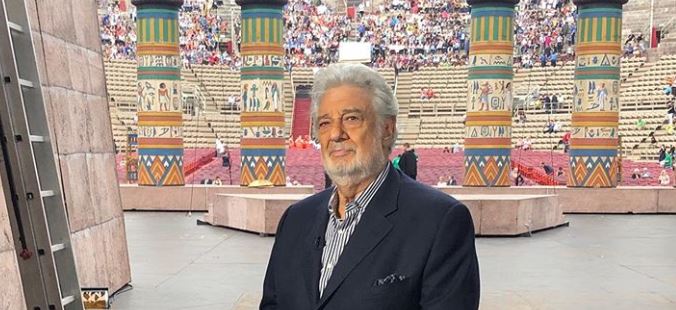 El cantante español Plácido Domingo anunció que tiene coronavirus