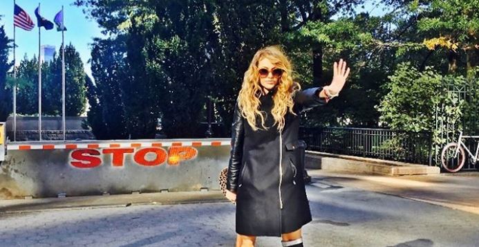 "Nada de esto fue un error": Paulina Rubio se ríe de sus errores