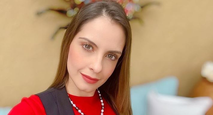 Laura Acuña cambió de look y se despidió de su cabello largo