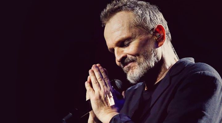 Miguel Bosé piensa que la vacuna contra la COVID-19 es un “plan macabro