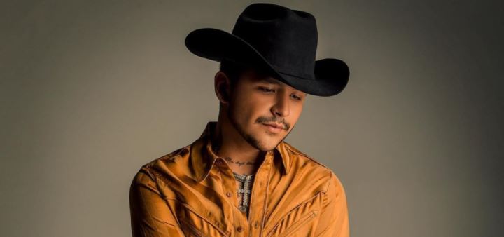 Fuerte regaño de la mamá a Christian Nodal por sus tatuajes