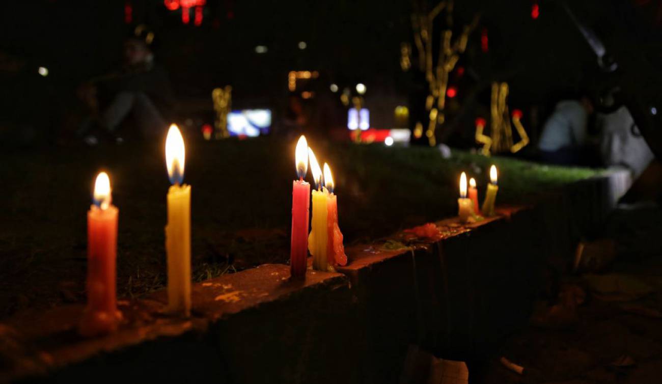 Día de las Velitas: autoridades advierten que se debe evitar el uso de desinfectantes al momento de encender las velas