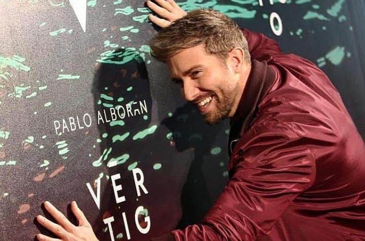 Pablo Alborán conmovió a sus seguidores al revelar que algunas de sus nuevas canciones están inspiradas en su pareja sentimental