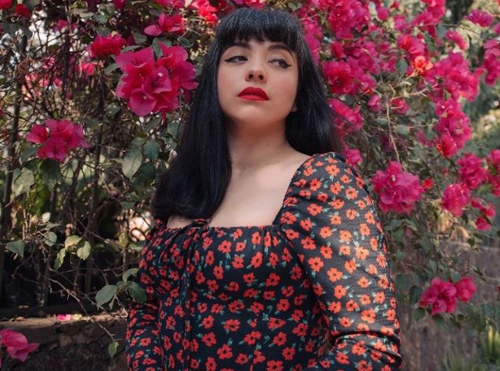 Mon Laferte estrena “Se me va a quemar el corazón”