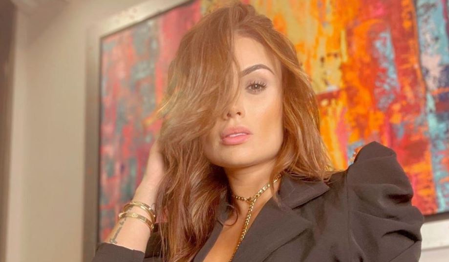 Sara Uribe retó la censura en Instagram con foto desnuda y en la tina