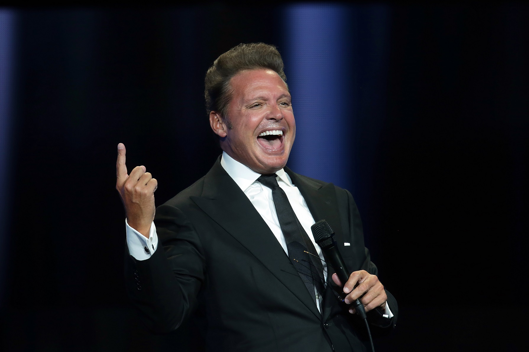 Tía de Luis Miguel aseguró que su sobrino busca en las mujeres la imagen de su madre