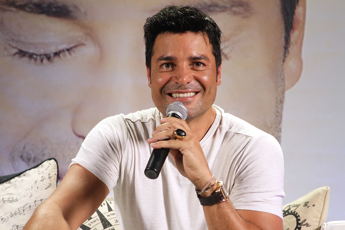 Chayanne se abrió la camisa para celebrar su cumpleaños número 53