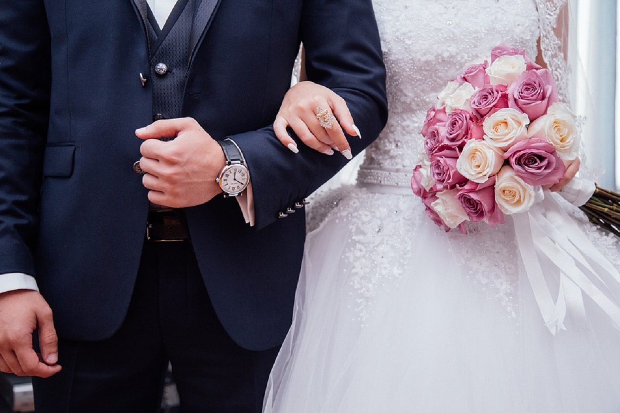 Hombre con alzhéimer olvidó que estaba casado y volvió a pedir matrimonio a su esposa