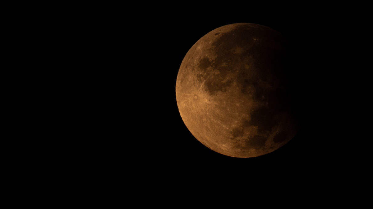 Las mejores imágenes que dejó el eclipse lunar del pasado 17 de septiembre